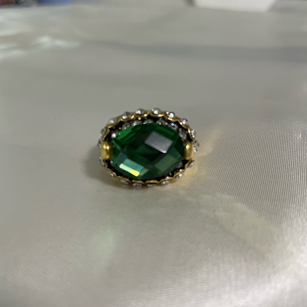 Elegant Green Gemstone Ring